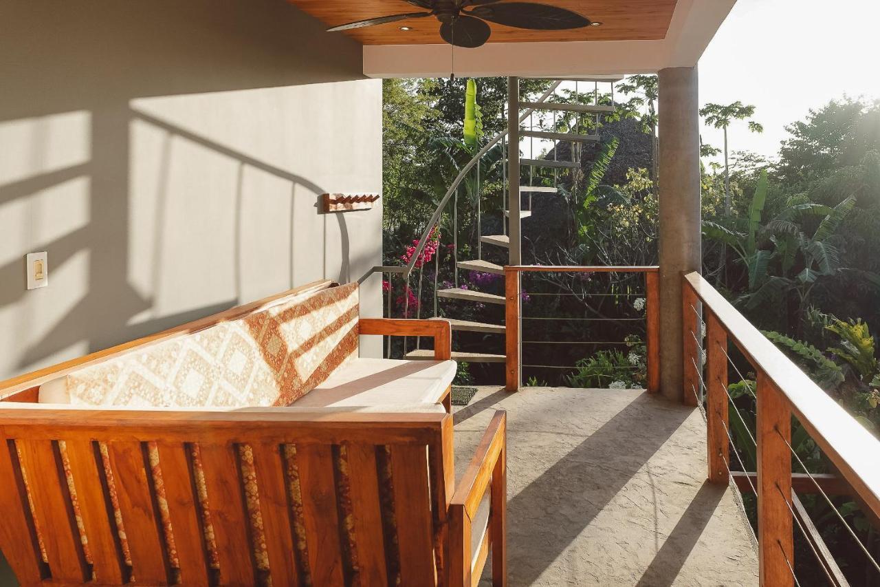 Iluminar Beachfront Suites ノサラ エクステリア 写真