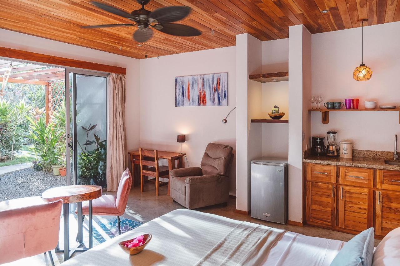 Iluminar Beachfront Suites ノサラ エクステリア 写真